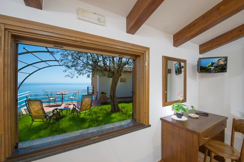 Il Nespolo Bed & Breakfast Furore